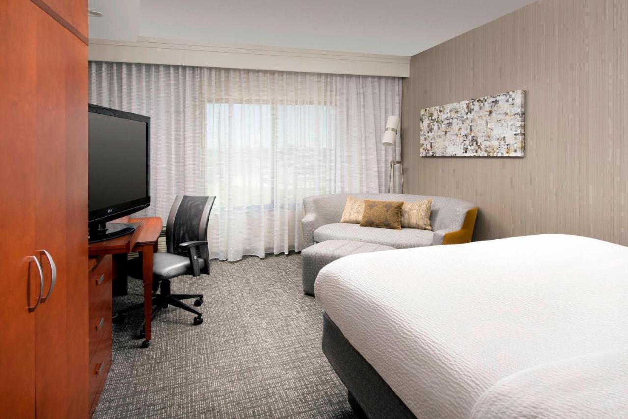 Courtyard By Marriott Hotel 3*