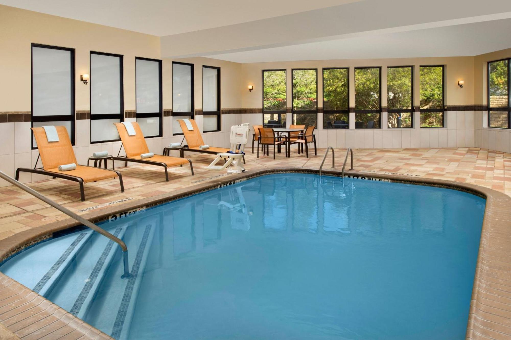 Hotel Courtyard By Marriott Lufkin