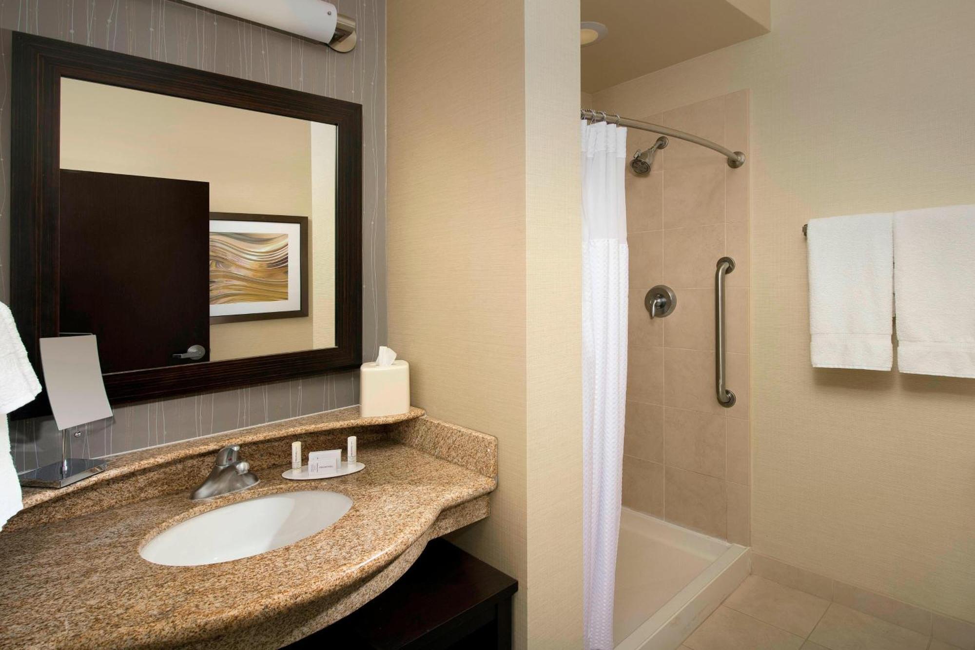 Courtyard By Marriott Hotel