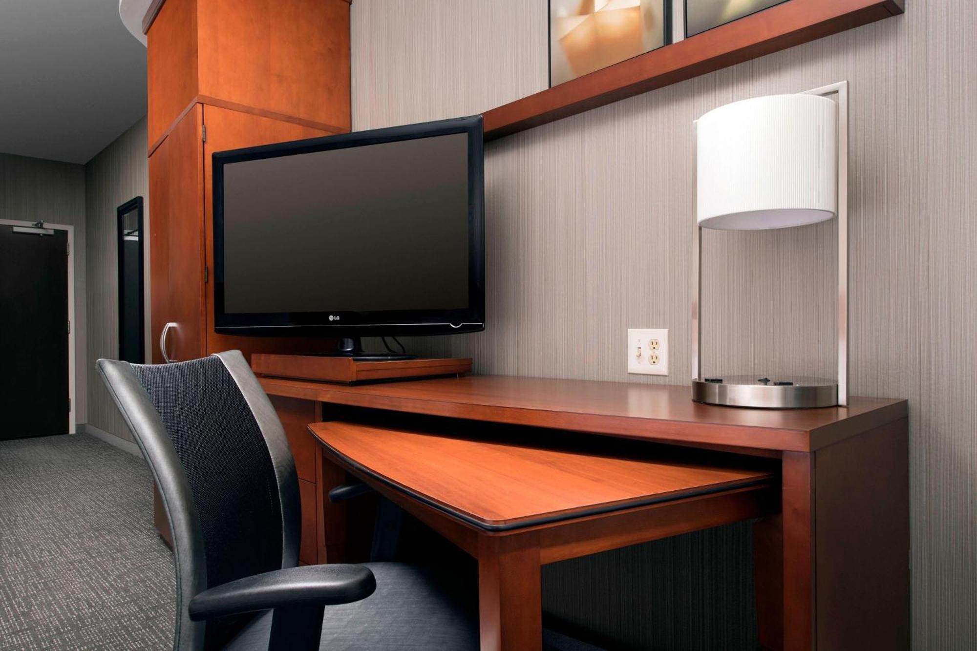 Courtyard By Marriott 3*