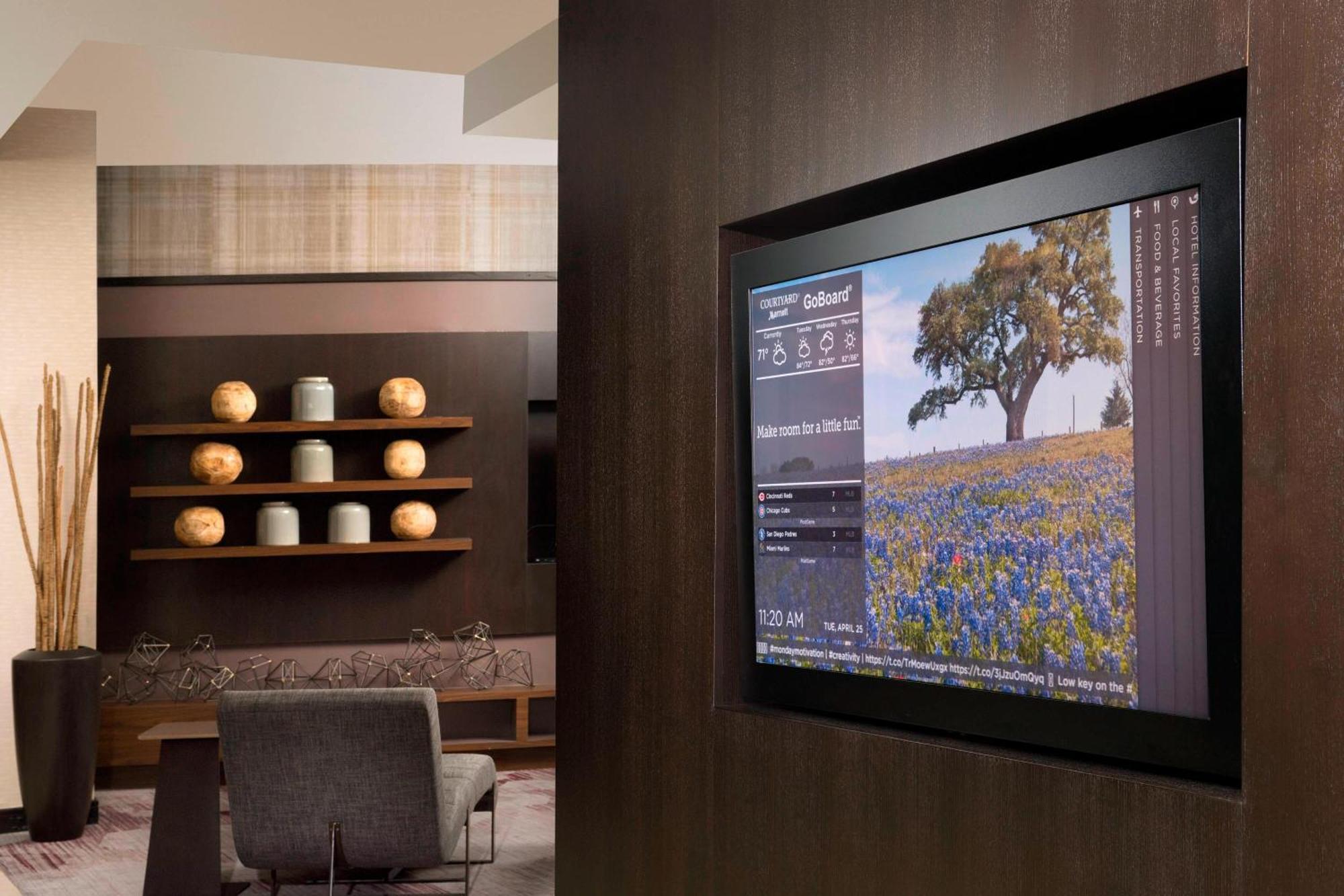 Courtyard By Marriott